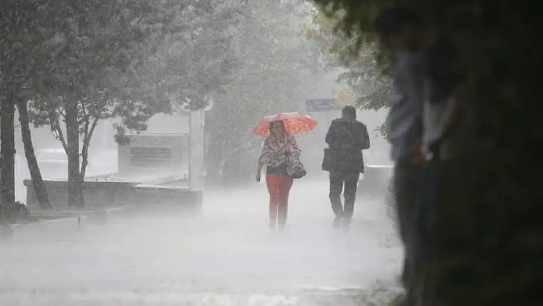 Meteoroloji'den uyarı: Kuvvetli sağanak günlerce sürecek