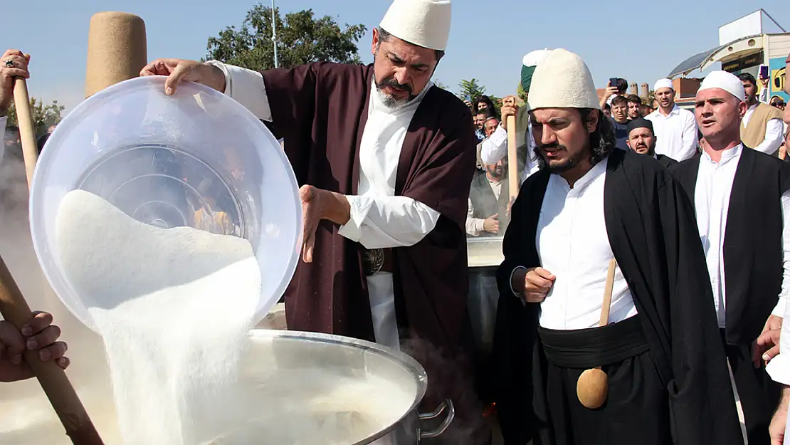 Mevlana Türbesinde 3 ton aşure kaynayacak