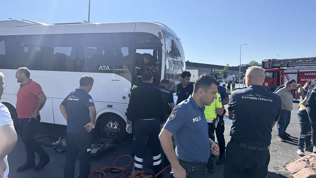 Meydana gelen trafik kazasında 10 kişi yaralandı