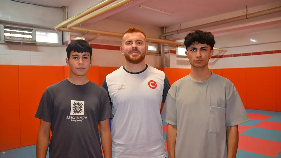 Milli Judocu öğretmen Mevlüt Akmaz, başarılarıyla öğrencilerine ilham oluyor