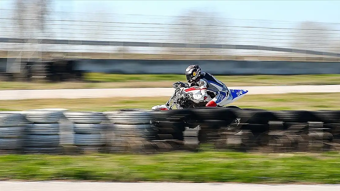 Milli motosikletçiler Çekya'da piste çıkacak