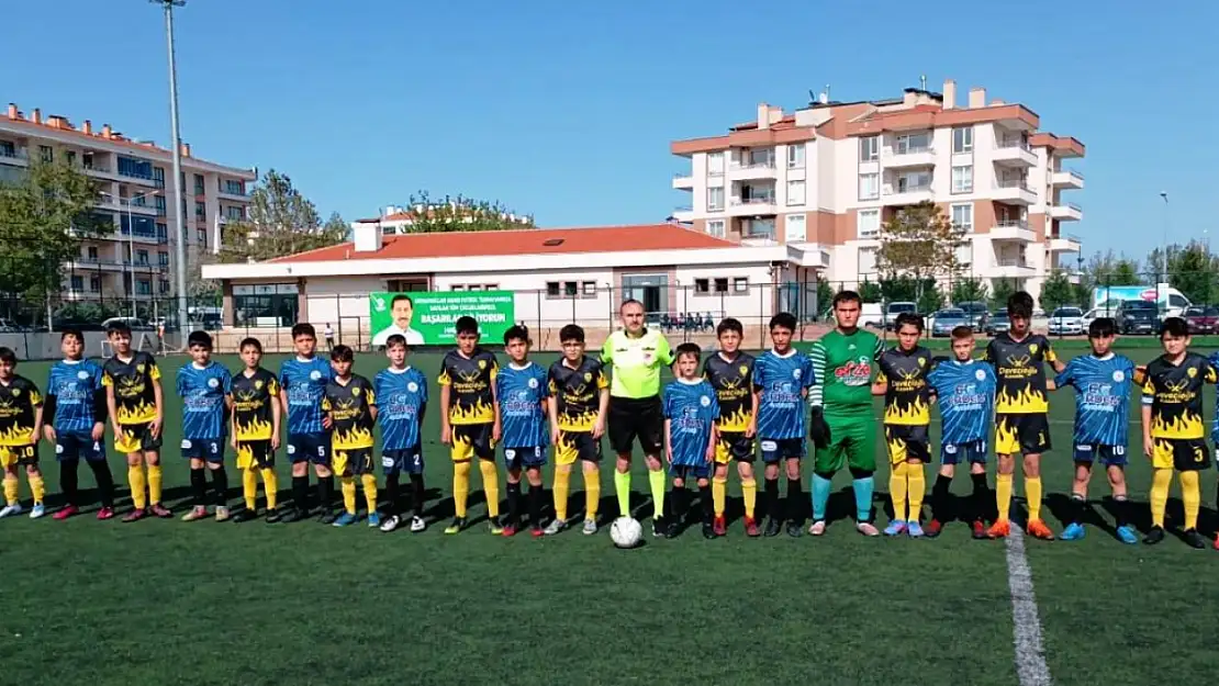 Minikler futbol heyecanı başladı