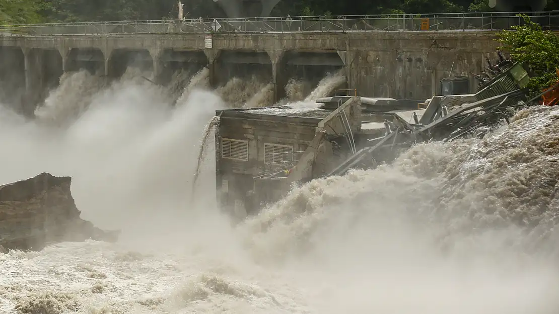 Minnesota'da Blue Earth Nehri taştı, Rapidan Barajı tehlike altında