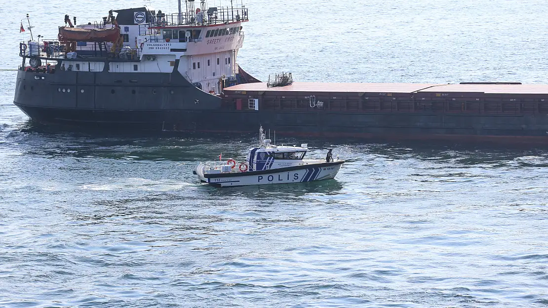 Mudanya'da karaya oturan kargo gemisi kurtarıldı