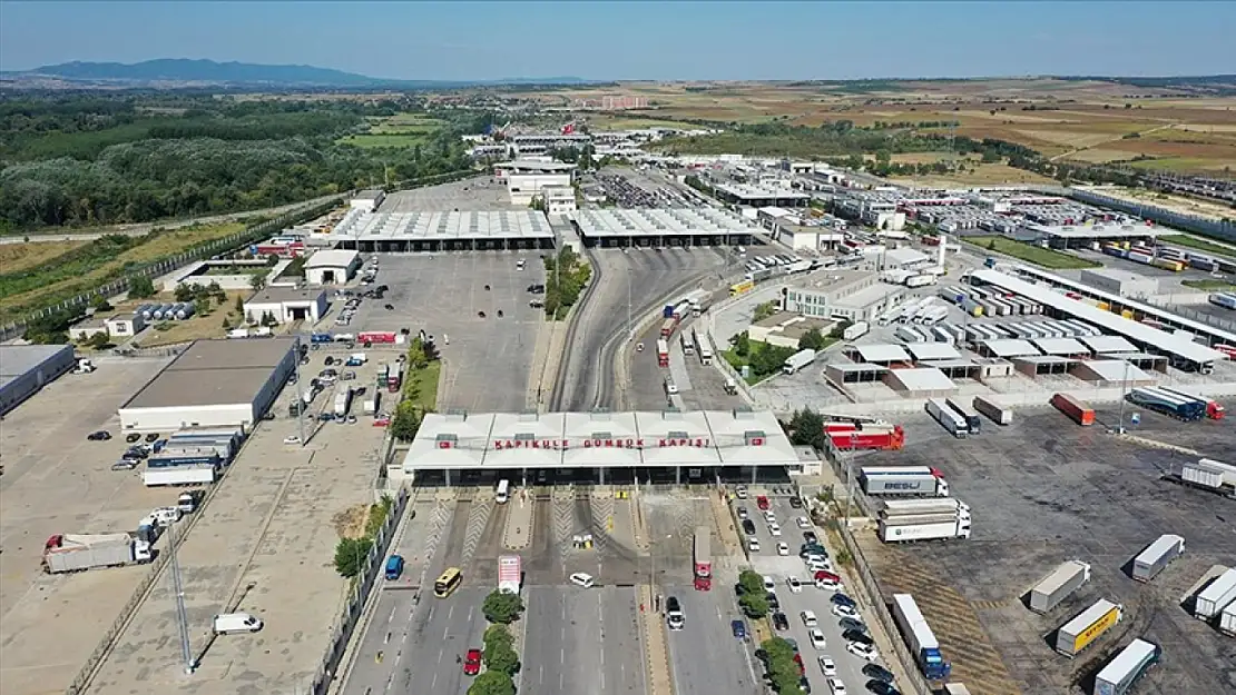 O bakanlıktan Türkiye'ye yabancı plakalı araçlarıyla gelecekler için hatırlatma