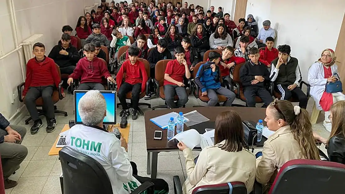 Öğrencilere bağımlılıkla mücadele semineri verildi