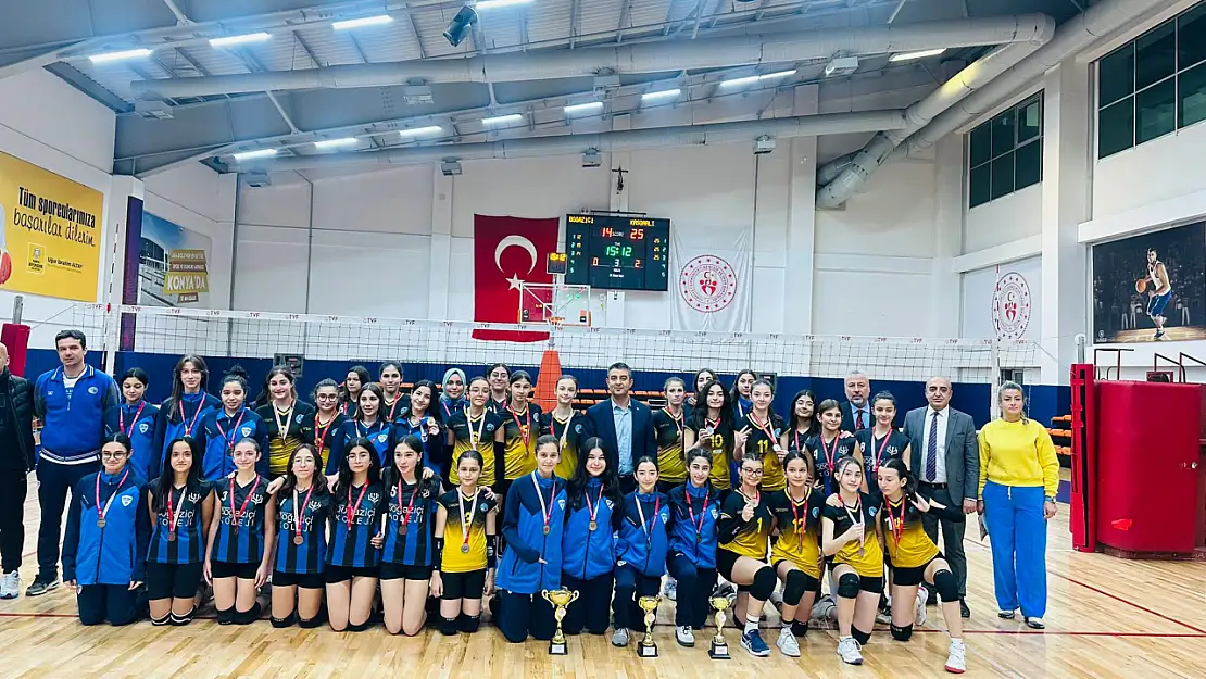 Okul sporları voleybol yıldız erkekler-kızlar il birinciliği müsabakaları sona erdi