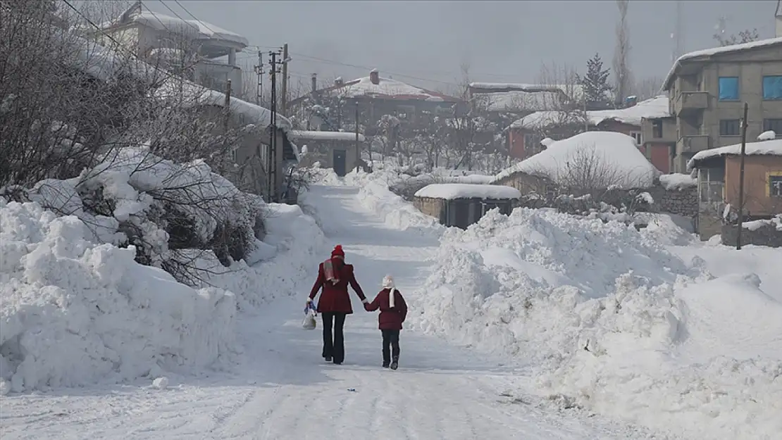 Olumsuz hava şartları eğitimi de etkiledi: Okullar tatil edildi!