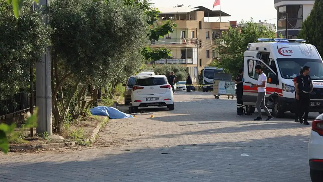 Önce eşini sonra kendini vurdu