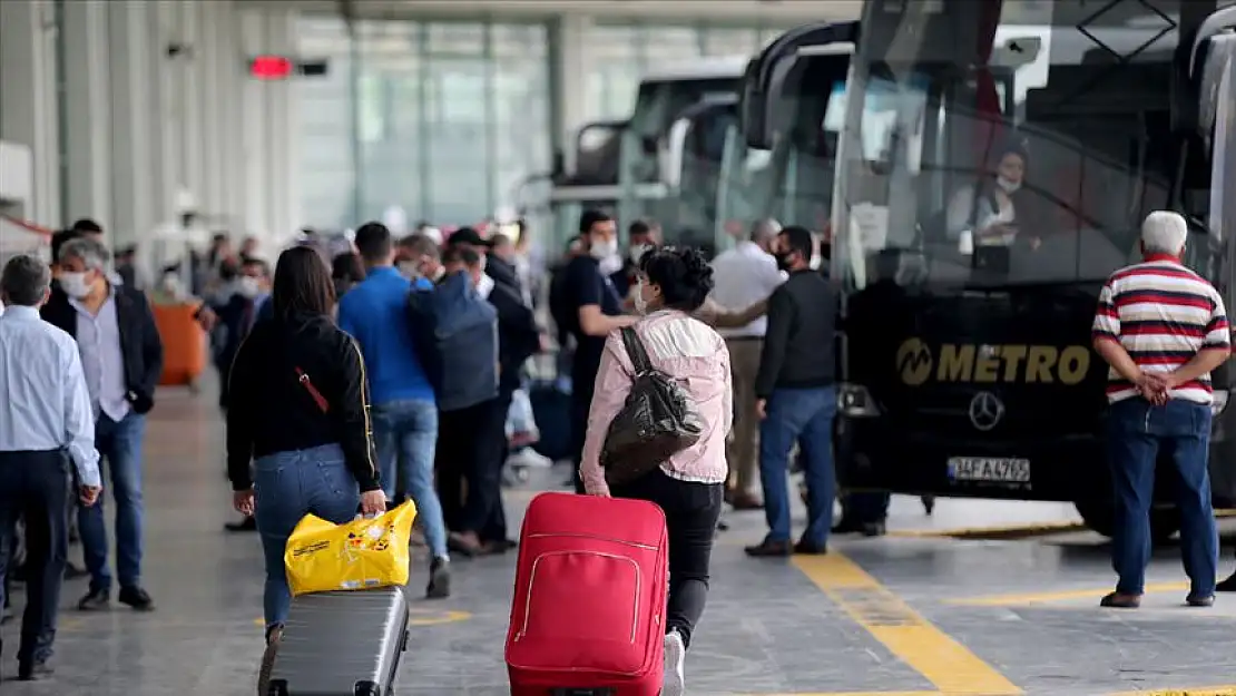 Otobüs biletleri tükendi, 8 bin ek sefer için satışlar başladı