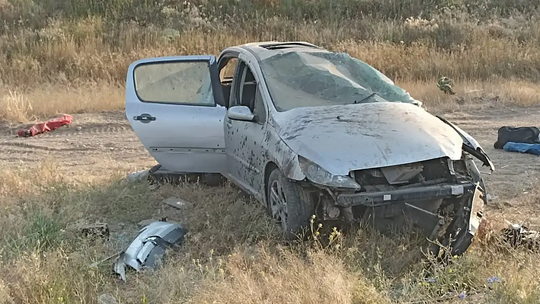 Otomobil şarampole devrildi: 1 kişi hayatını kaybetti, 2 kişi yaralandı