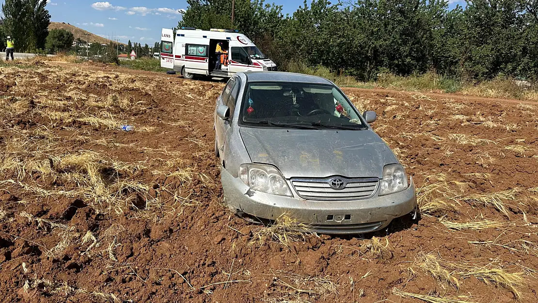 Otomobil şarampole düşmesi sonucu 3 yaralı