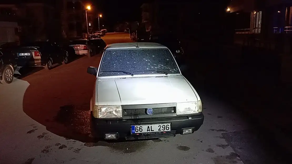 Otomobili kurşun yağmuruna tuttular