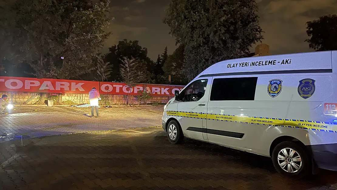 Otopark'ta kavga kanlı bitti: 1 Ölü