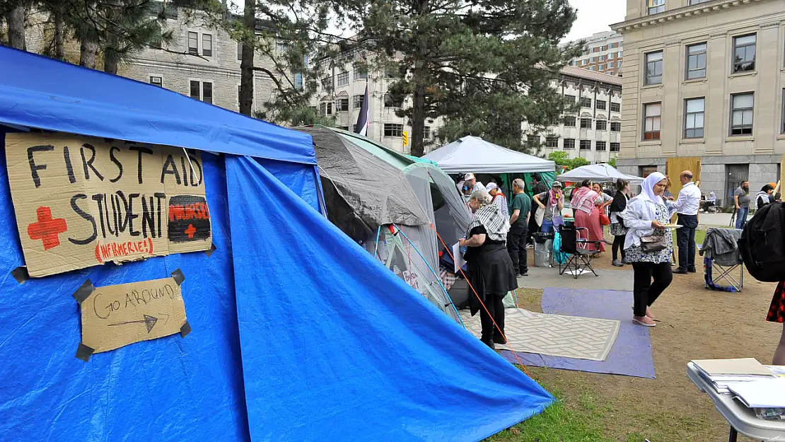 Ottawa Üniversitesi öğrencilerinden Filistin'e destek: Kampüste kamp kuruldu