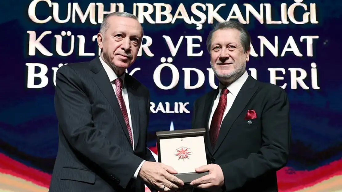 Özhan'a Cumhurbaşkanlığı Kültür ve Sanat Büyük Ödülü