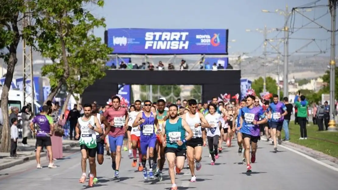 Pazar günü yola çıkacaklar dikkat! Konya Büyükşehir'den Yarı Maraton Ulaşım Duyurusu!
