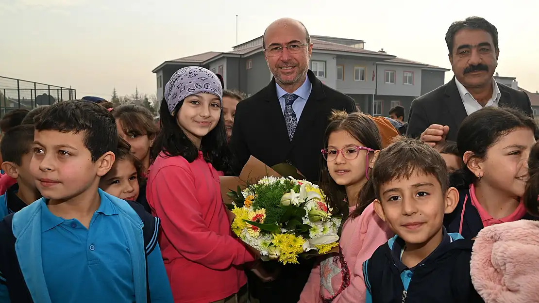 Pekyatırmacı: 'Türkiye Yüzyılı gençlerimizin omuzlarında yükselecek'