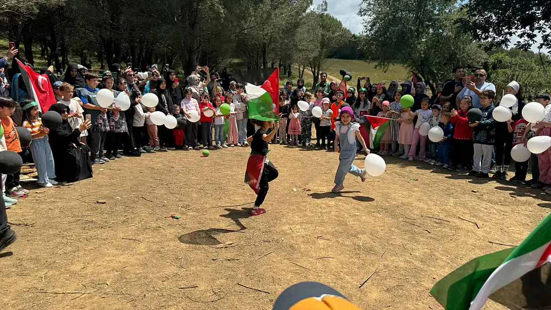 Pendik'te çocuklar İsrail'in Gazze'ye yönelik saldırılarını protesto etti