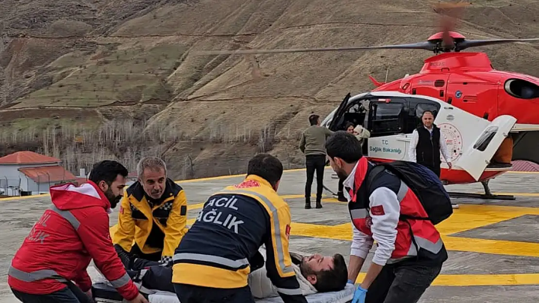 Rahatsızlanan kişi ambulans helikopterle Van'a nakledildi