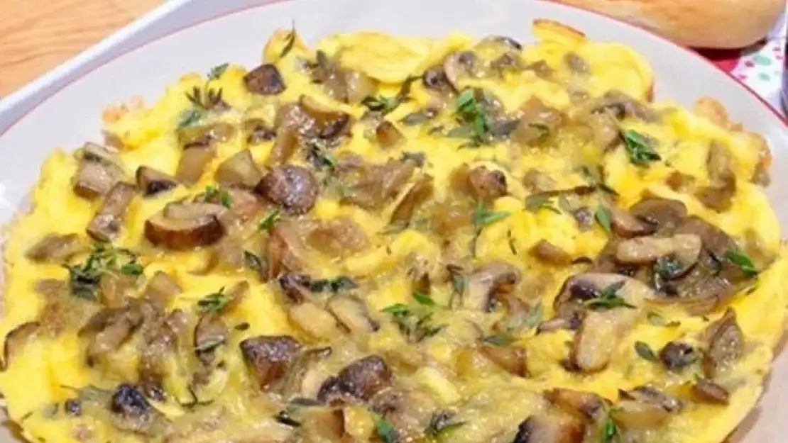 Sabahlarınıza renk katın! Mantarlı omlet tarifinin püf noktaları nelerdir?