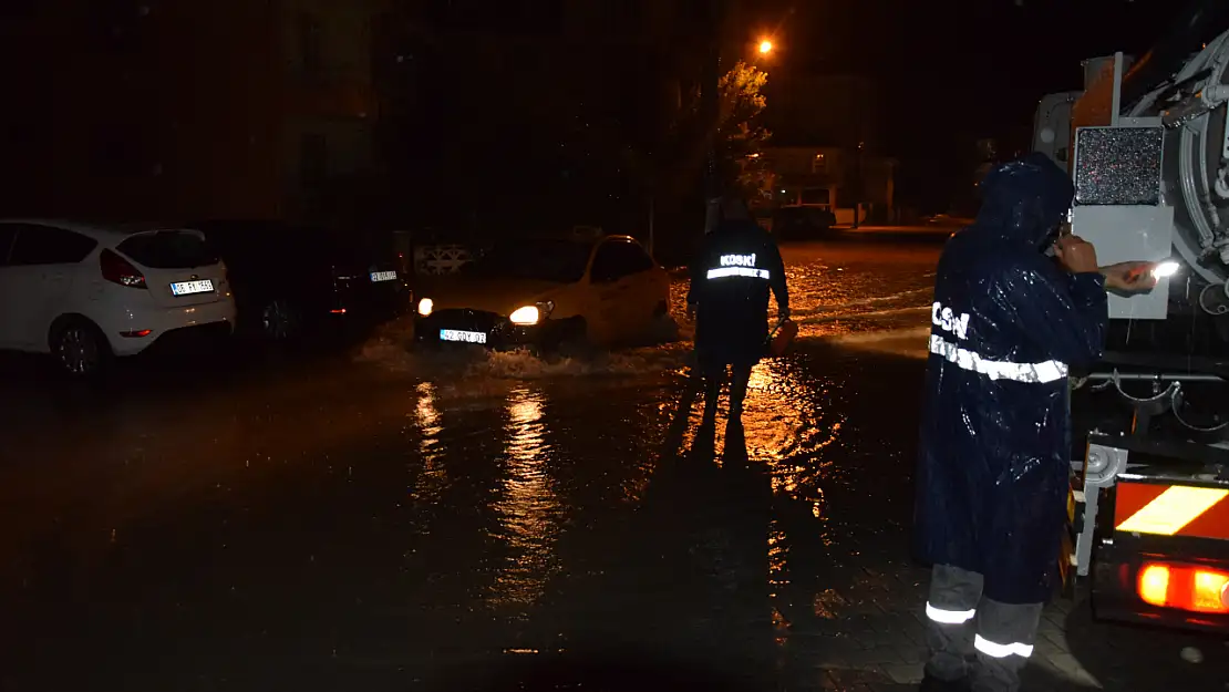 Sağanak yağış Kulu'da taşkınlara sebep oldu