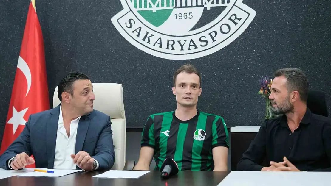 Sakaryaspor, Szumski'yi renklerine bağladı