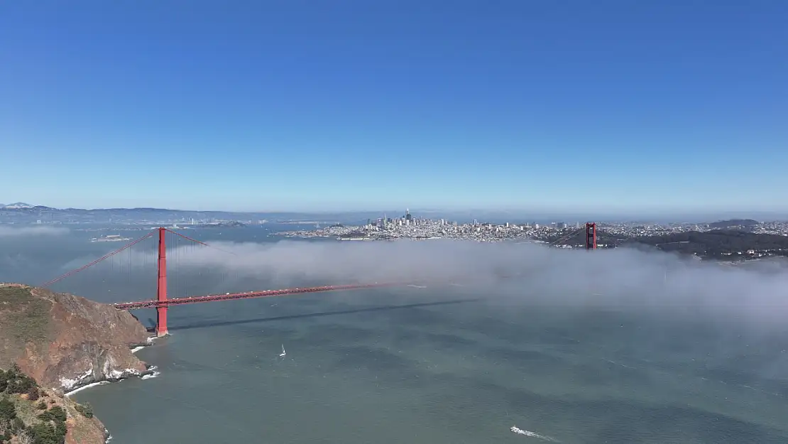 San Francisco'da sis Marin Headlands Hawk Hill'de etkili oldu