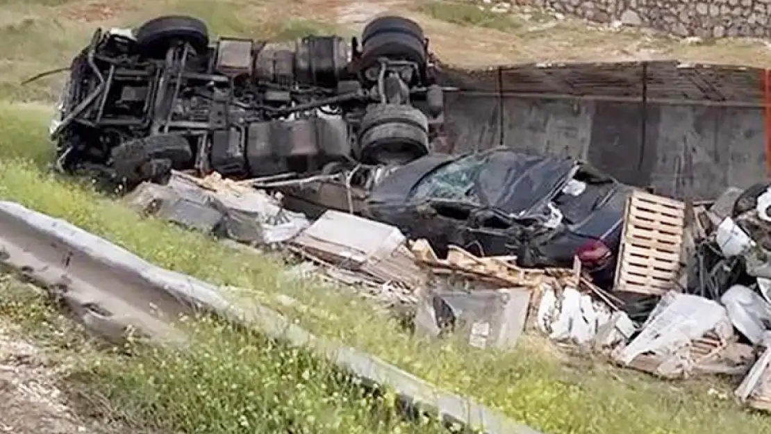 Şanlıurfa'da feci kaza: 6 ölü, 1 yaralı