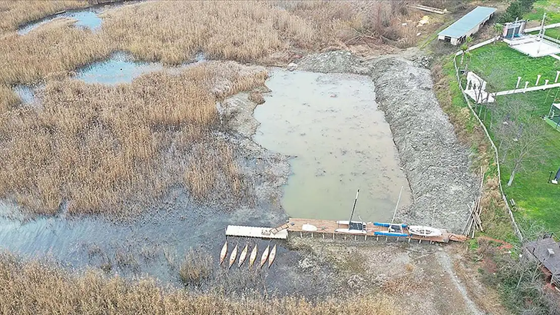 Sapanca Gölü can çekişiyor