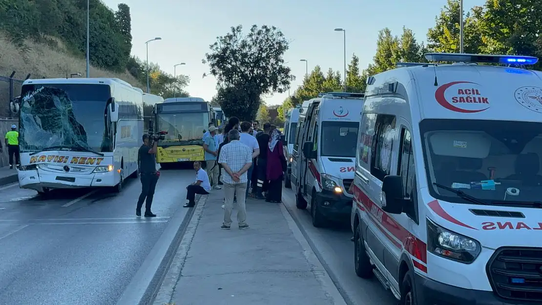 Şehirlerarası yolcu otobüsü İETT otobüsüne çarptı