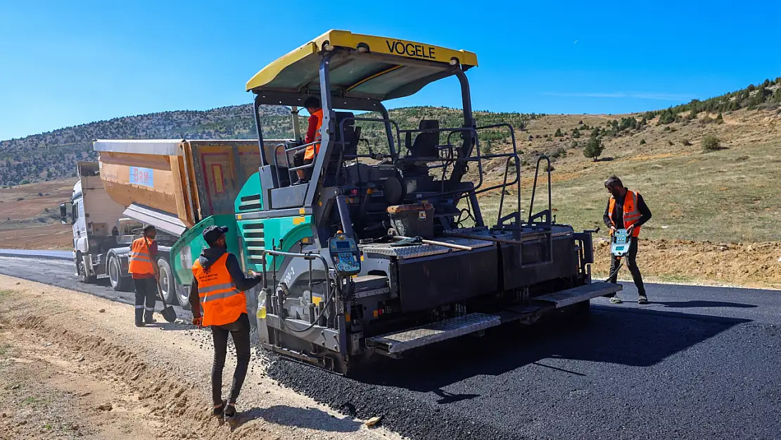 Selçuklu'da dış mahallelerde bağlantı yollarının standartı yükseliyor