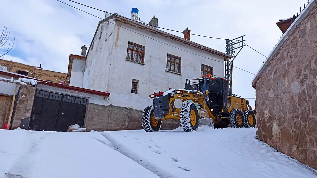 Selçuklu 'da ekipler kar mesaisinde