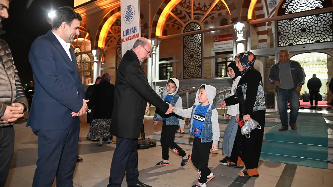 Selçuklu'da İlk Teravih Coşkusu Yaşandı