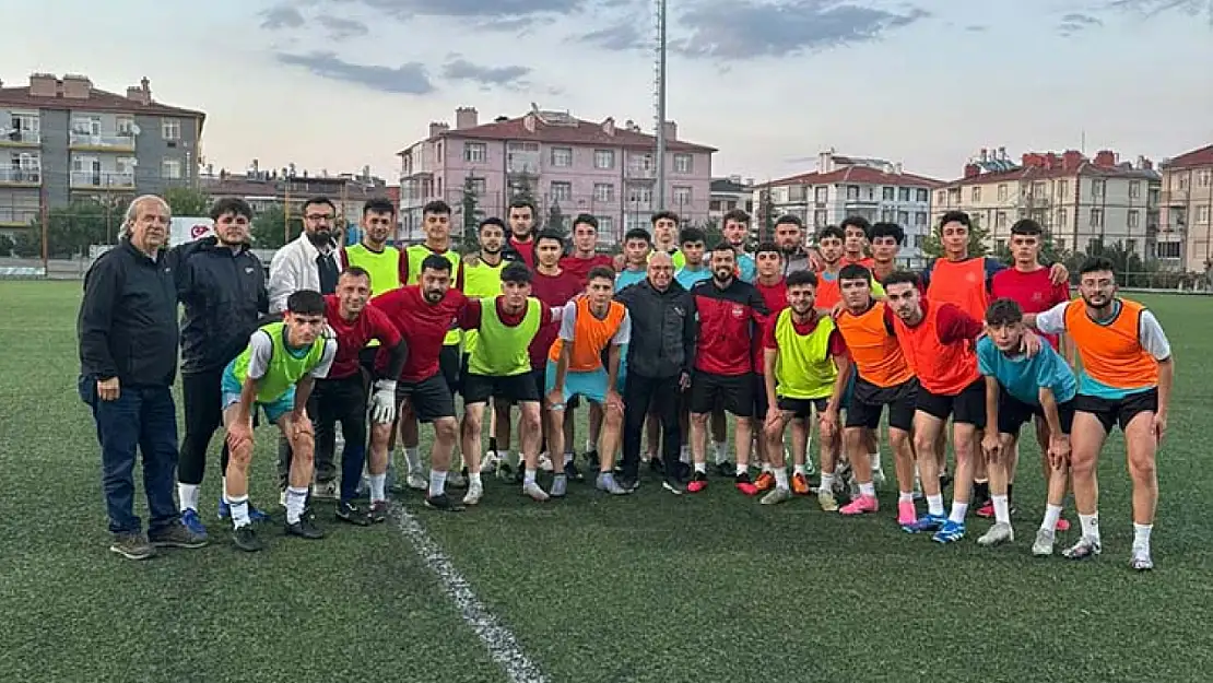 Selçuklu Dirilişspor Fenerbahçe scout ekibinden Okay Çelik'i misafir etti