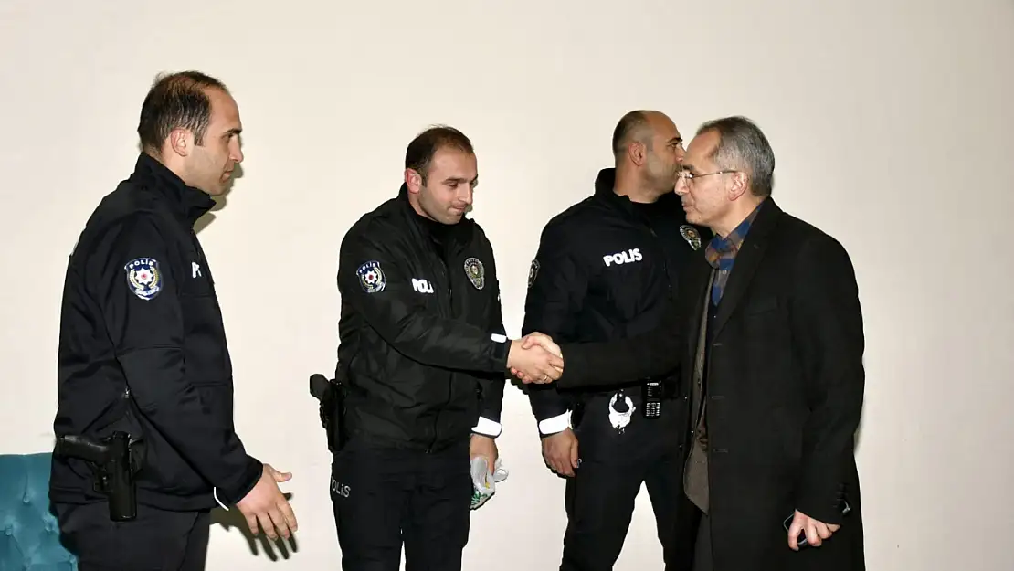 Seydişehir Kaymakamı Pişkin, polislerle sahur yaptı