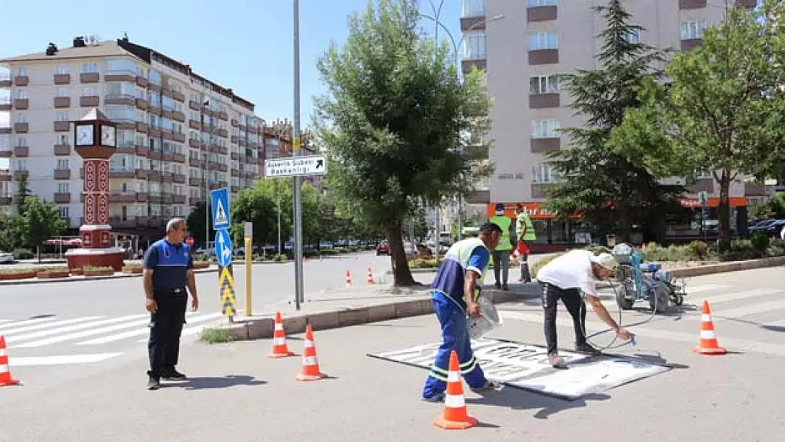 Seydişehir'de Yol Çizgileme Çalışmaları Başladı