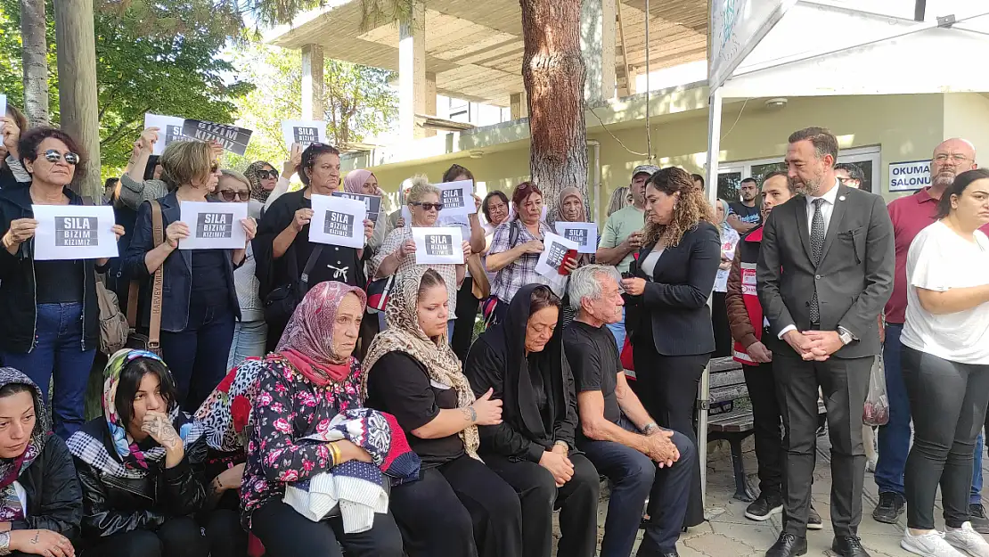 Sıla bebeğin cenazesinde pankartlar açıldı