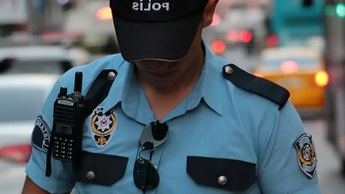 Şizofreni Hastası Polis Dehşet Saçtı! 2 Sağlık Çalışanını Rehin Aldı ve Kendini Vurdu