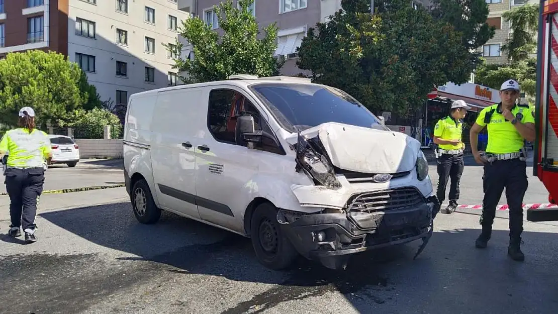 Süt yüklü kamyonet devrildi: 2 yaralı