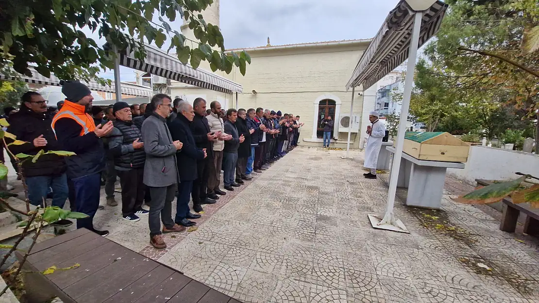 Tabanca ile vurulan kızlar son yolculuklarına uğurlandı