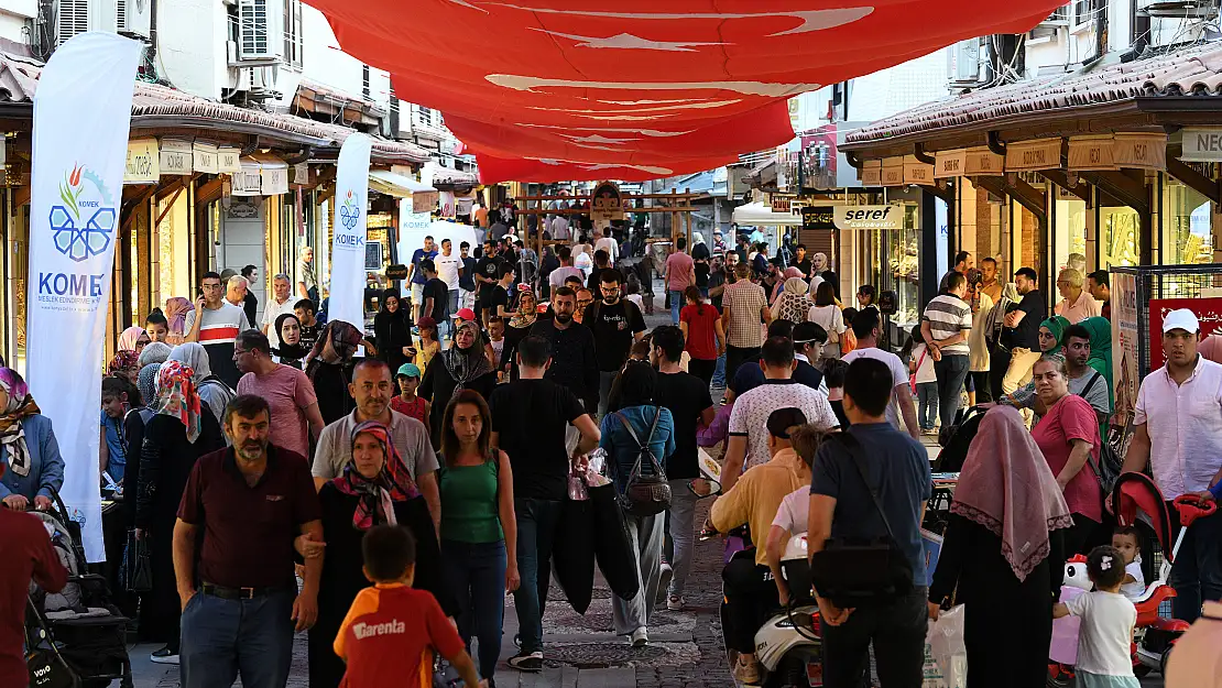 'Tarihi Bedesten Alışveriş Günleri' on binlerce misafiri ağırladı