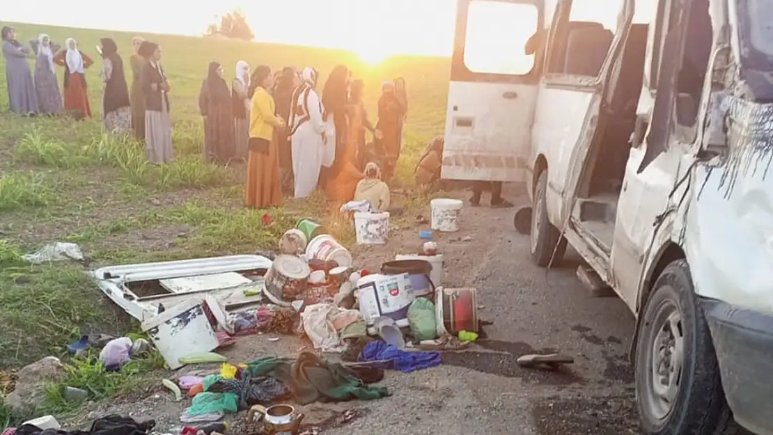 Tarım işçilerini taşıyan araç kaza yaptı: 2 ölü, 17 yaralı