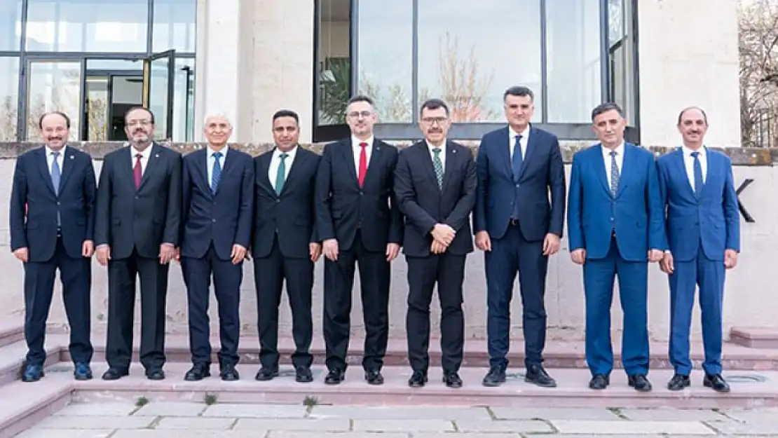 Teknik üniversiteler bilim konusunda bir araya geldi!