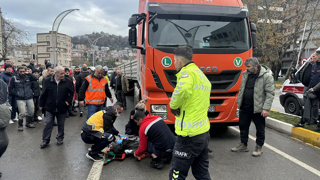 Tır yaşlı adama çarptı