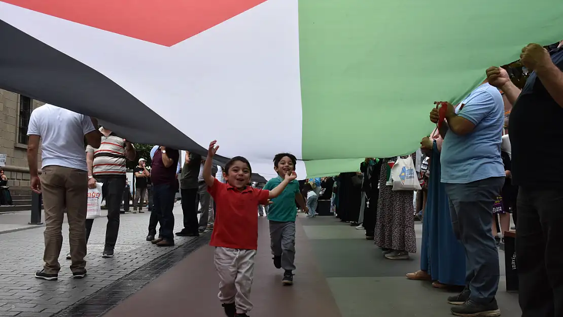 Trabzon'da Filistin'e destek yürüyüşü bayramda da devam etti