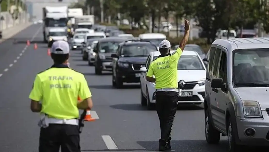 Trafik denetimlerinde rekor cezalar verildi: sürücüler dikkat!