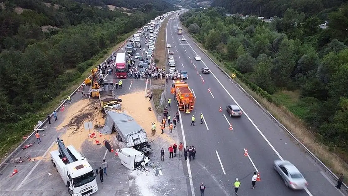 Trafik kazaları ekonomiye de zarar veriyor!