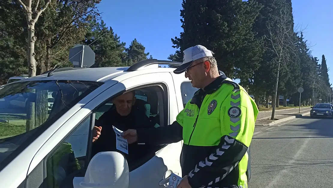 Trafikte 'Bu Yolda Yalnız Değilsiniz' bilgilendirmesi!