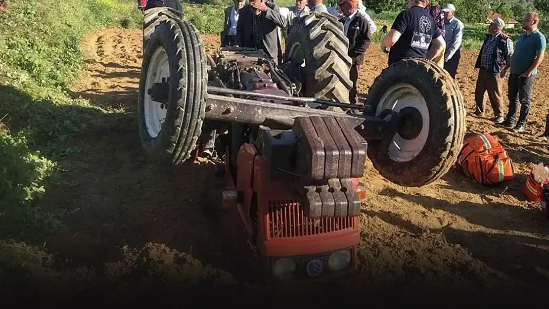 Traktör devrildi, sürücü hayatını kaybetti